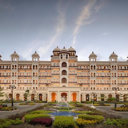 Uday Palace Navsari, A Member Of Radisson Individuals Экстерьер фото