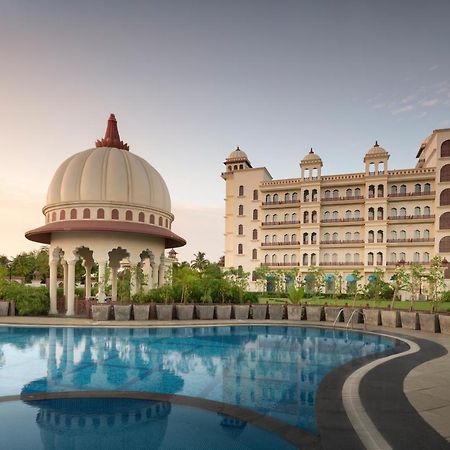 Uday Palace Navsari, A Member Of Radisson Individuals Экстерьер фото