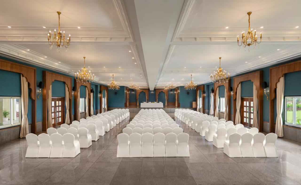 Uday Palace Navsari, A Member Of Radisson Individuals Экстерьер фото