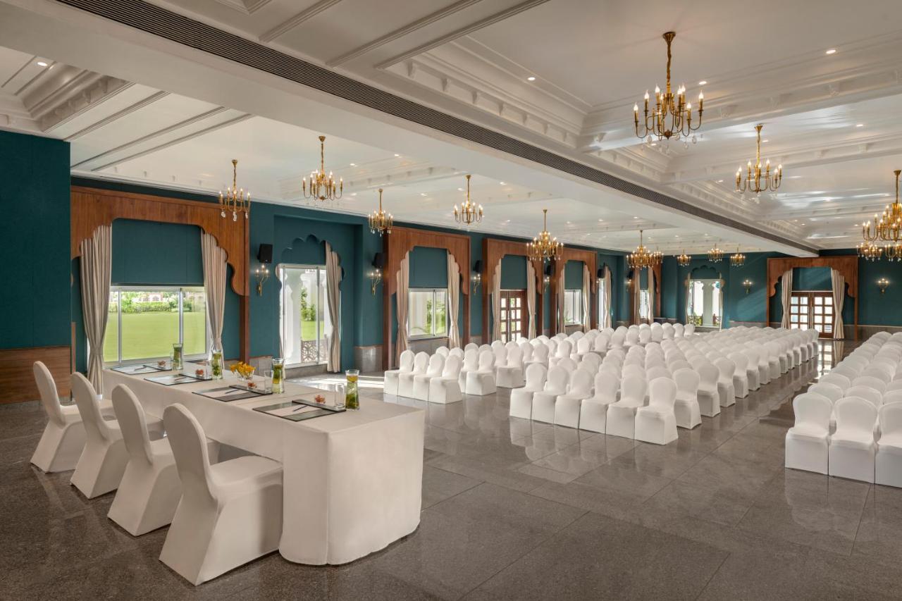Uday Palace Navsari, A Member Of Radisson Individuals Экстерьер фото