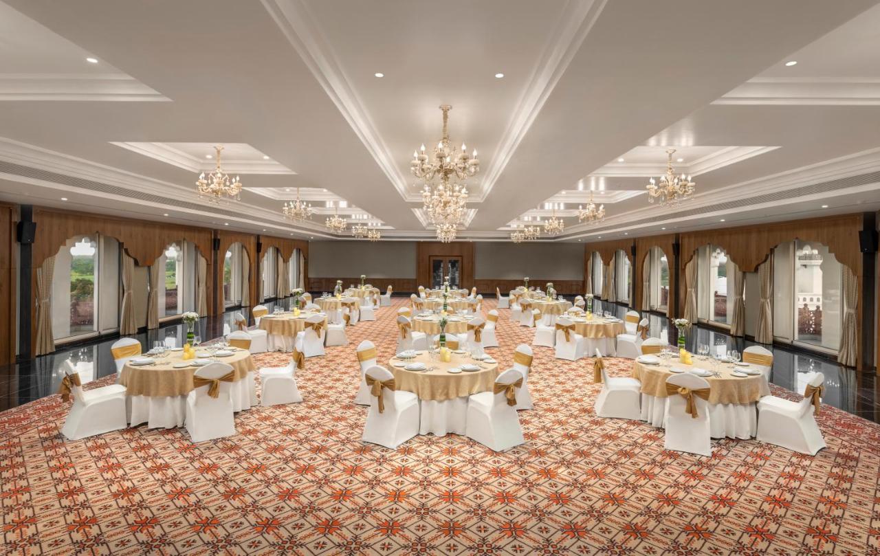 Uday Palace Navsari, A Member Of Radisson Individuals Экстерьер фото