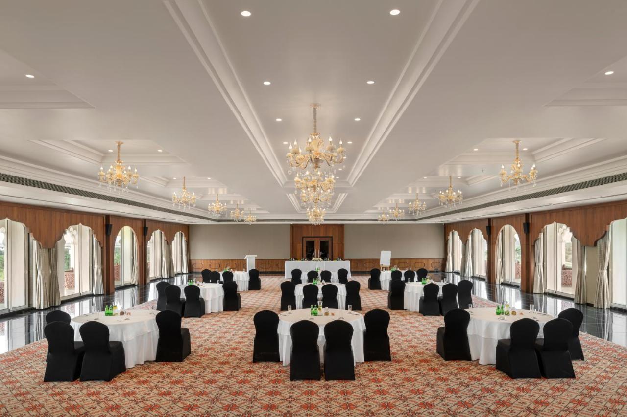 Uday Palace Navsari, A Member Of Radisson Individuals Экстерьер фото